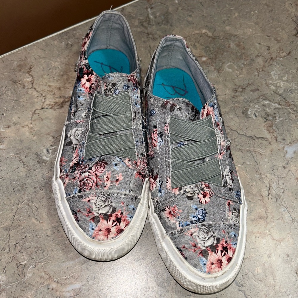 Blowfish size 7 slip on floral shoe - Picture 7 of 7